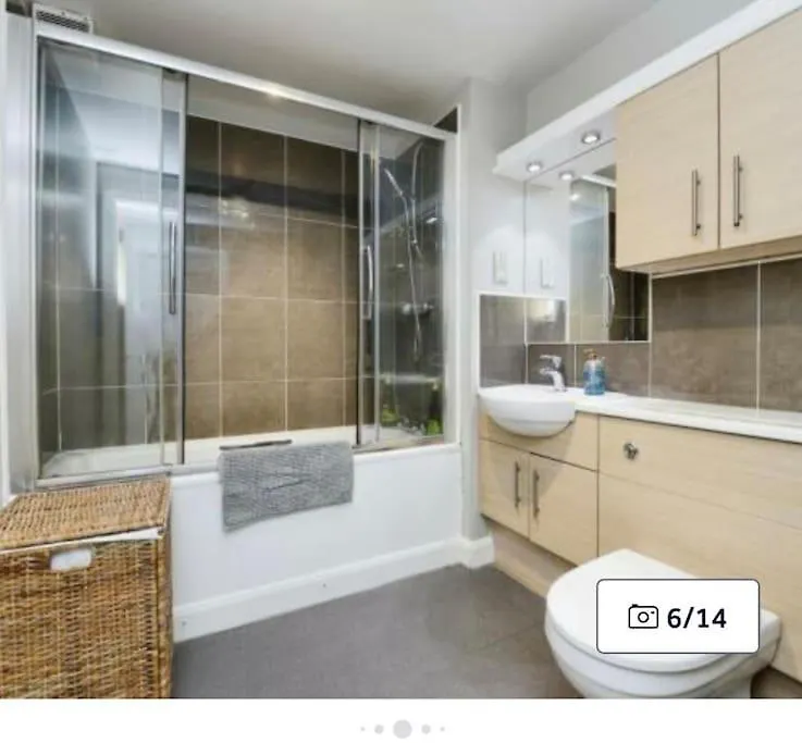 Modern Edinburgh Apartment 2 Bedrooms & Two Bathrooms