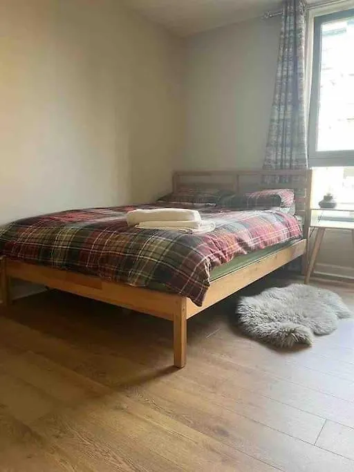 Modern Edinburgh Apartment 2 Bedrooms & Two Bathrooms